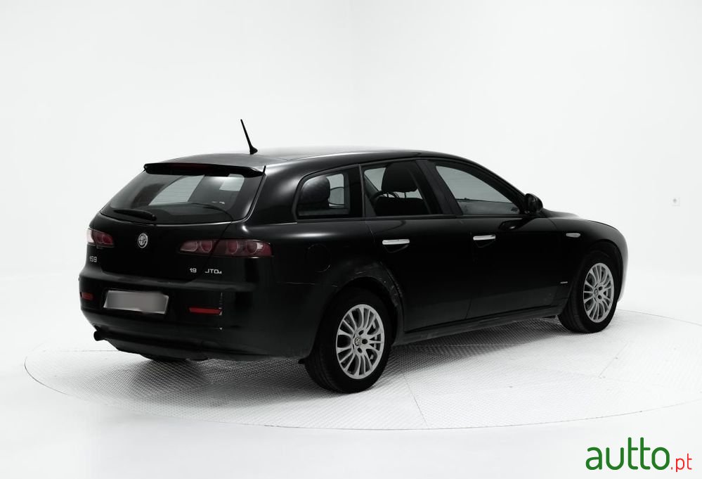 2010' Alfa Romeo 159 Sportwagon photo #3