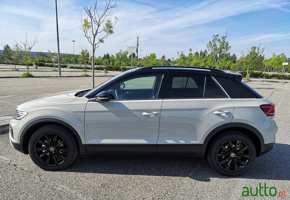 2024' Volkswagen T-Roc 1.0 Tsi Black Style photo #3