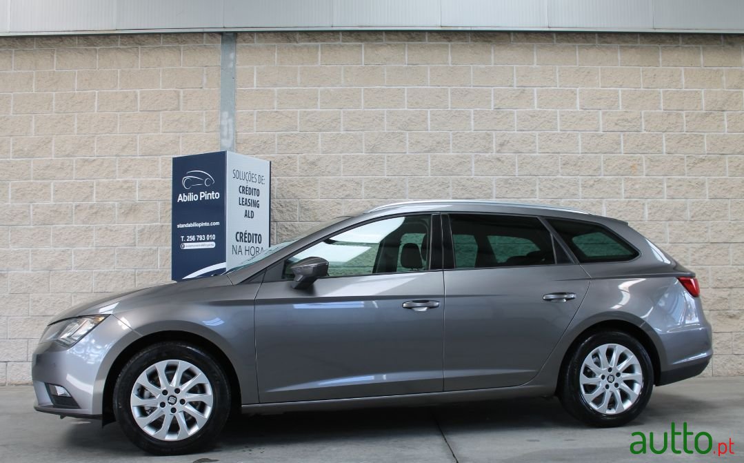 2015' SEAT Leon St photo #2