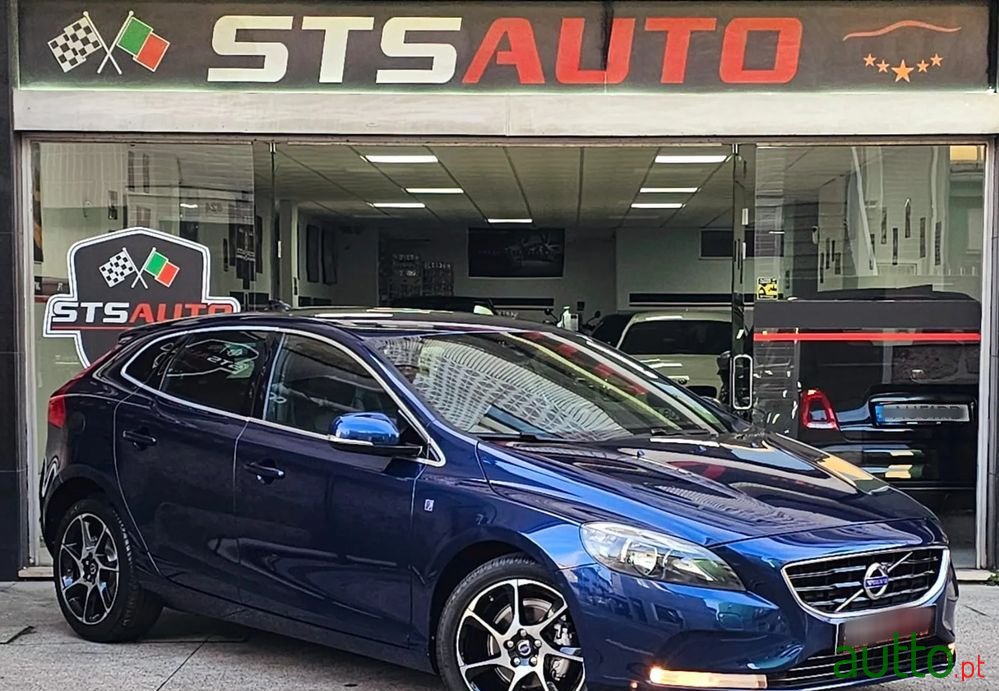 2015' Volvo V40 D2 Ocean Race photo #2