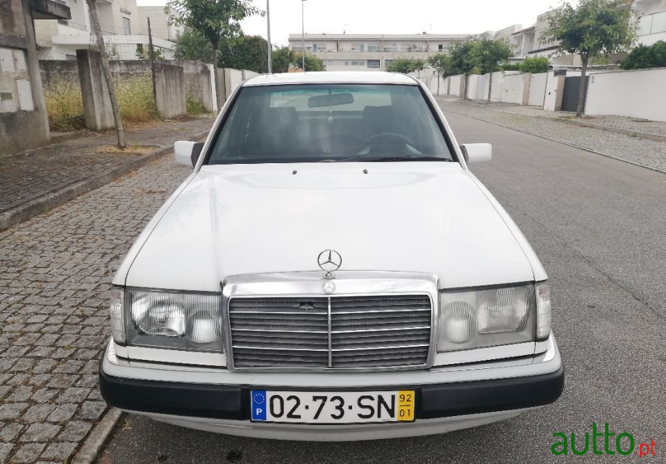 1992' Mercedes-Benz 200 Ver-D photo #3