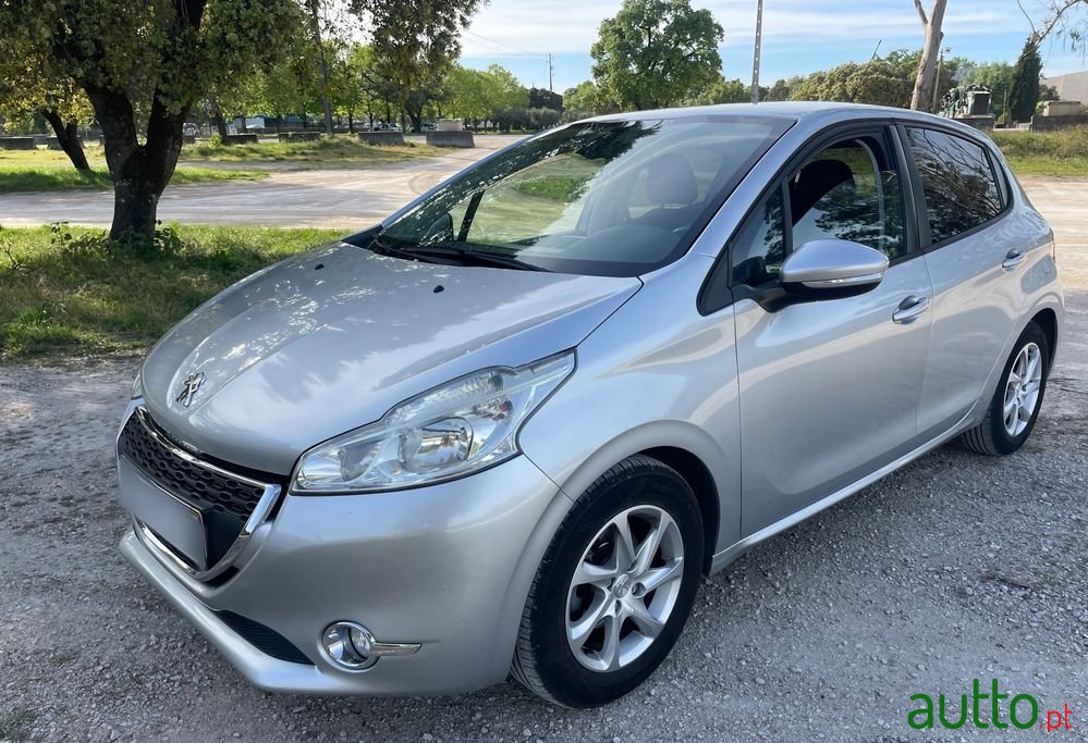 2013' Peugeot 208 1.2 Vti Active photo #6