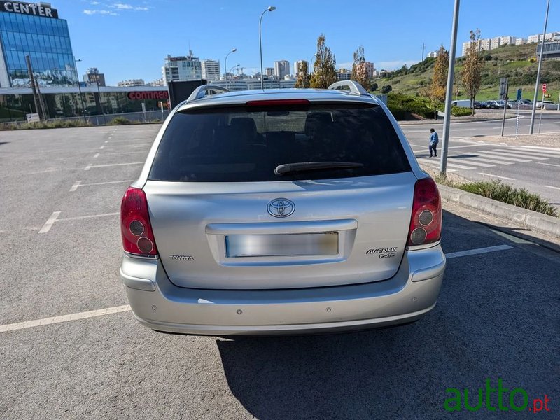 2008' Toyota Avensis Sw photo #4