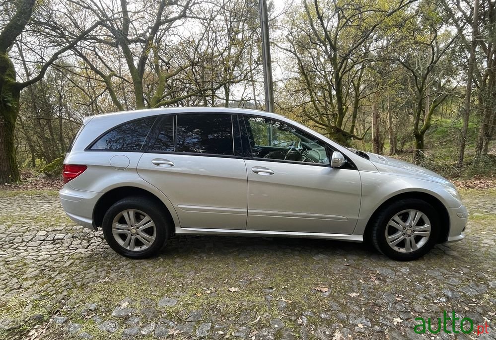 2010' Mercedes-Benz Classe R 4-Matic photo #4