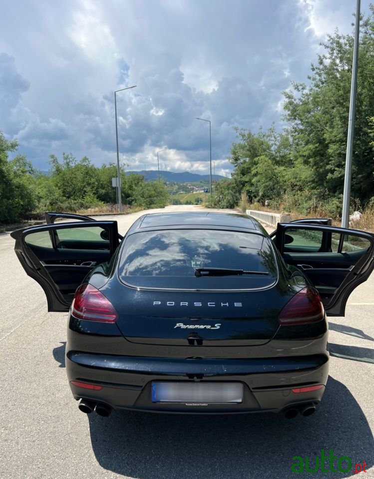 2016' Porsche Panamera S E-Hybrid photo #4