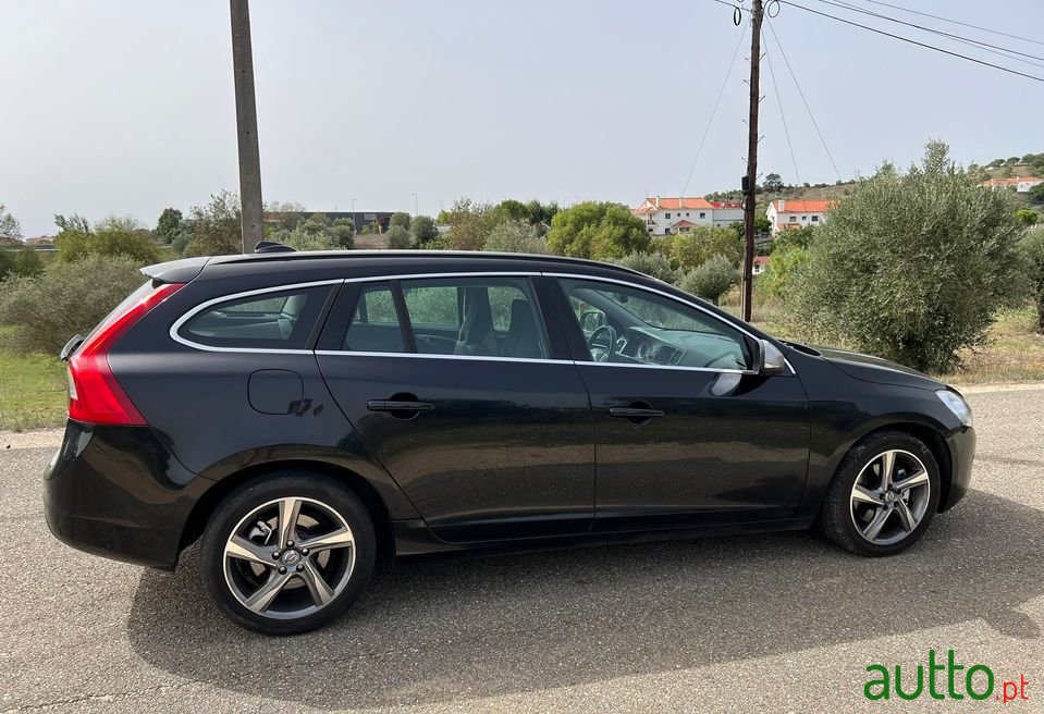 2011' Volvo V60 photo #6