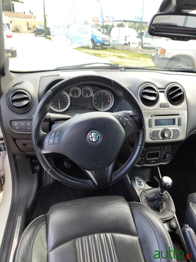2010' Alfa Romeo MiTo photo #5