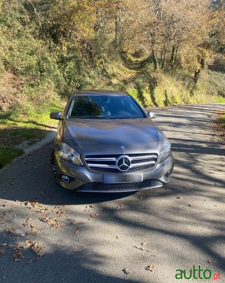 2012' Mercedes-Benz Classe A photo #3