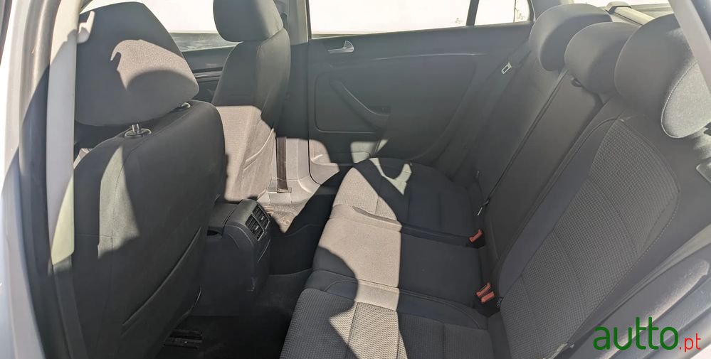 2012' Volkswagen Golf Variant photo #6