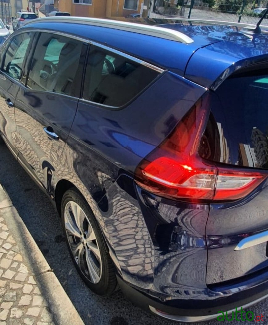 2019' Renault Grand Scenic 7 seater blue photo #1