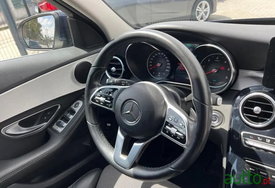 2019' Mercedes-Benz Classe C photo #5