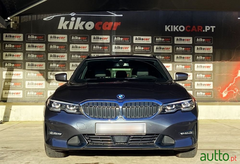 2022' BMW 330 E Touring Line Sport Auto photo #2