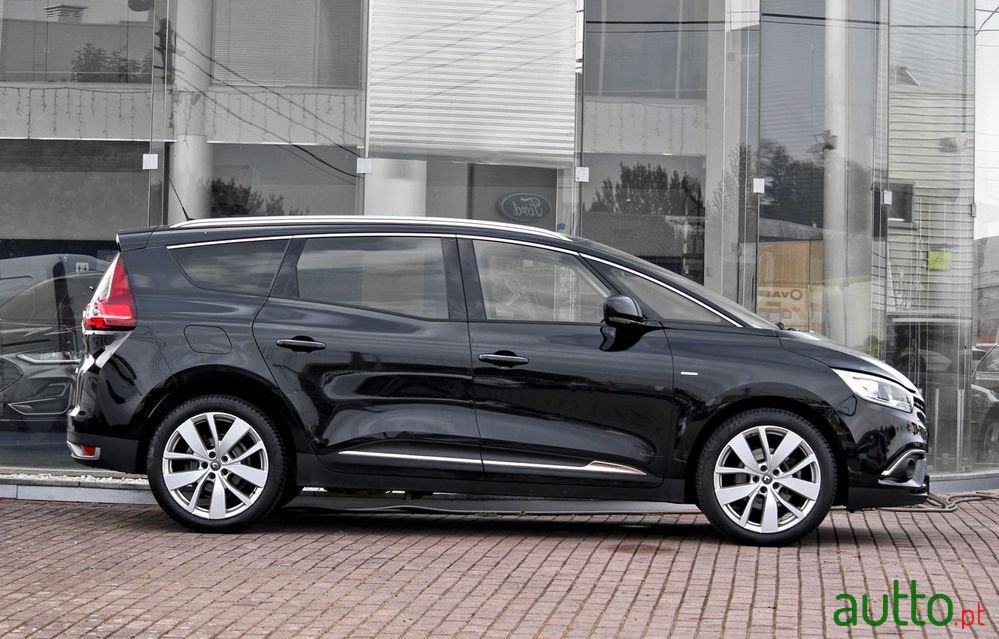 2020' Renault Grand Scenic photo #5