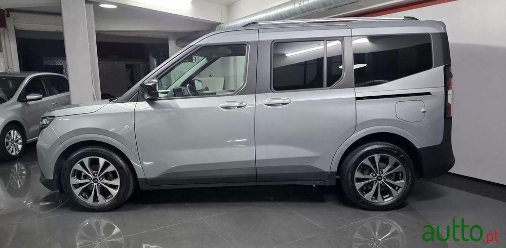 2024' Ford Tourneo Courier photo #2