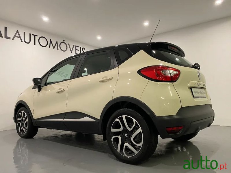 2015' Renault Captur photo #4