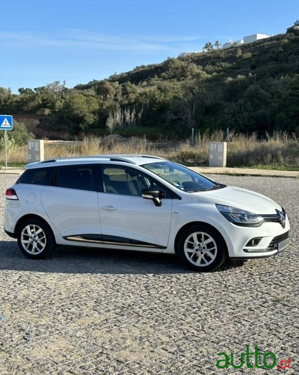 2018' Renault Clio Sport Tourer photo #4