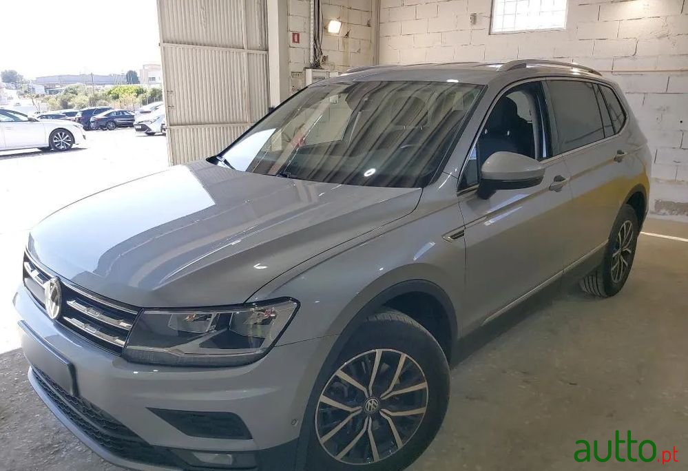 2021' Volkswagen Tiguan Allspace photo #1