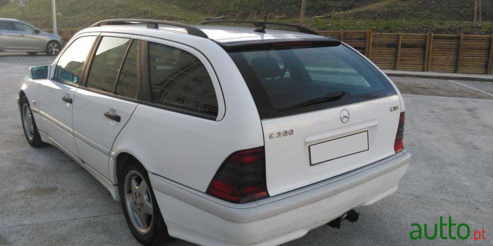 2000' Mercedes-Benz C-200 Cdi Sport photo #1