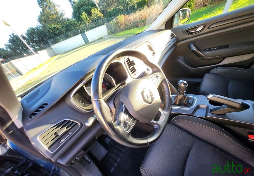 2017' Renault Mégane Sport Tourer photo #6