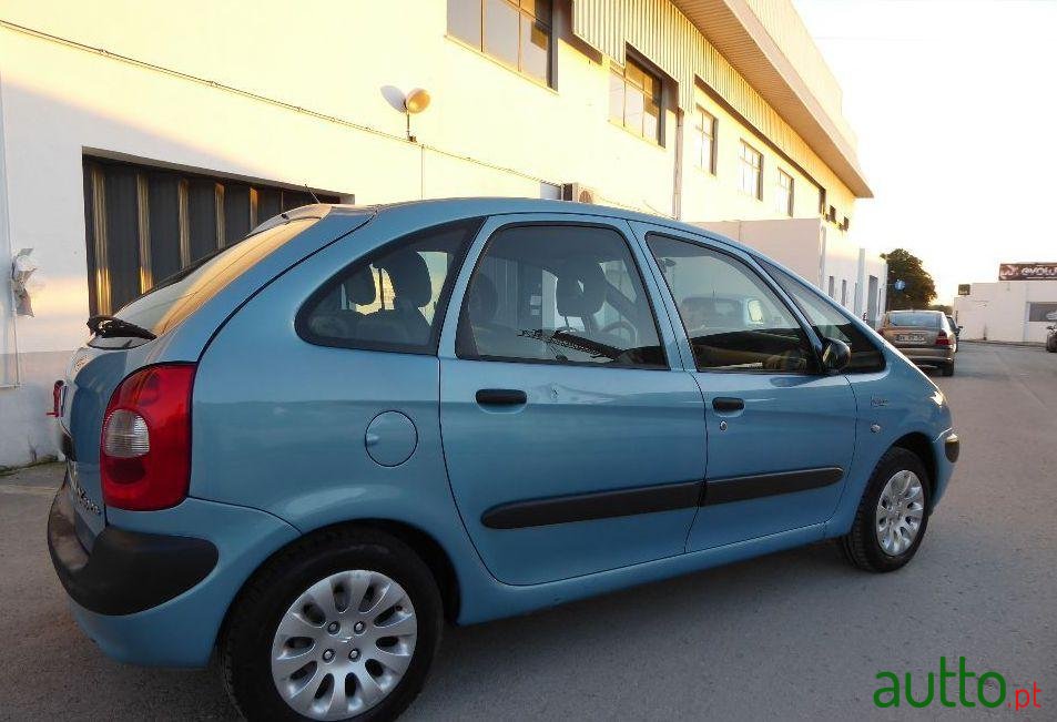 2002' Citroen Xsara Picasso 2.0 Hdi photo #2