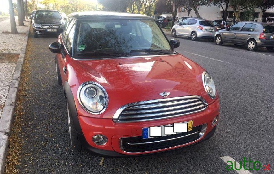 2011' MINI Cooper photo #2