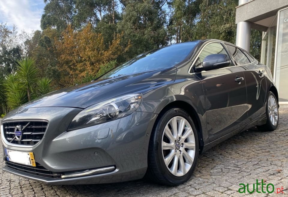 2013' Volvo V40 photo #4