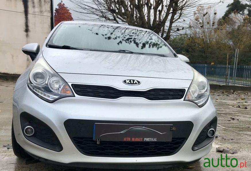 2012' Kia Rio 1.1 Crdi photo #2