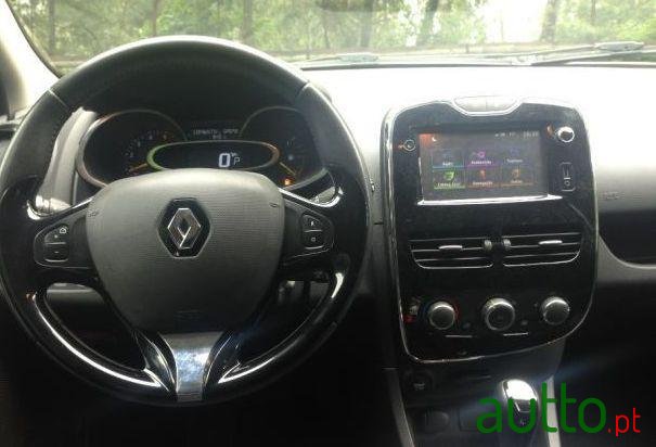 2015' Renault Clio photo #1
