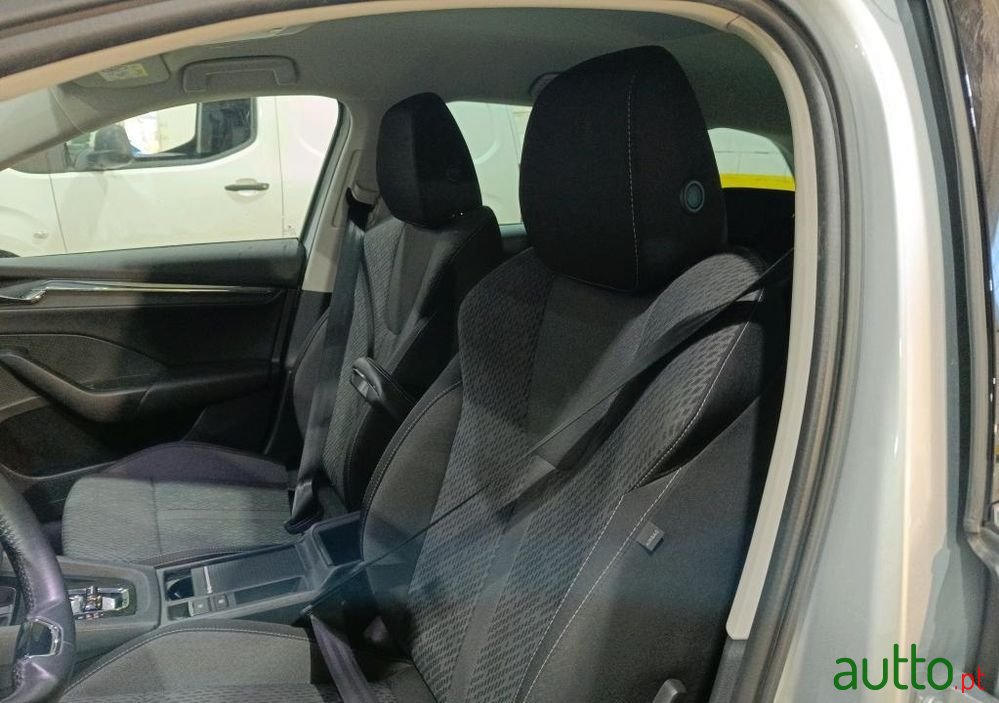 2021' Skoda Octavia Break photo #5