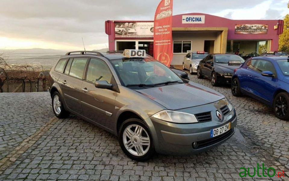 2005' Renault Megane Break photo #1