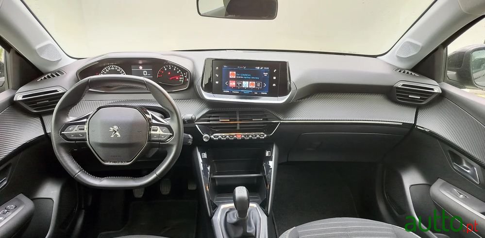 2020' Peugeot 208 photo #3