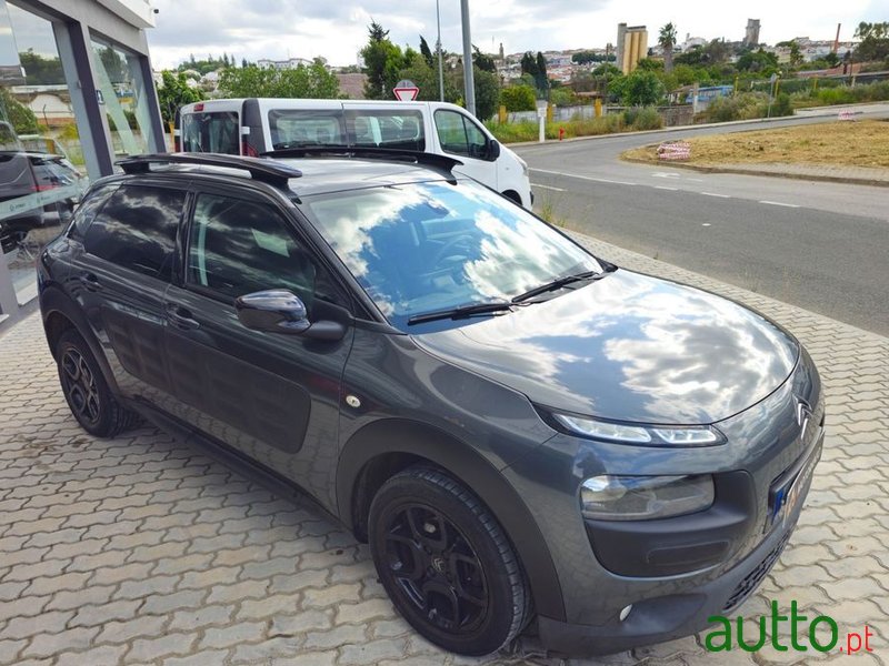 2016' Citroen C4 Cactus photo #3