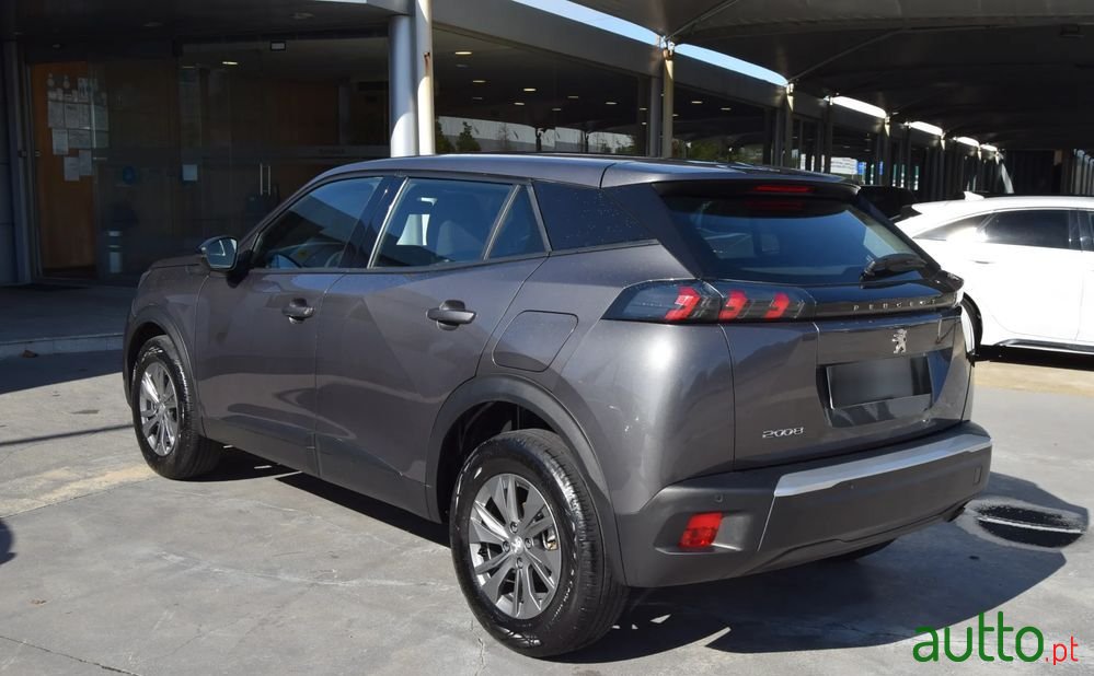2023' Peugeot 2008 photo #5