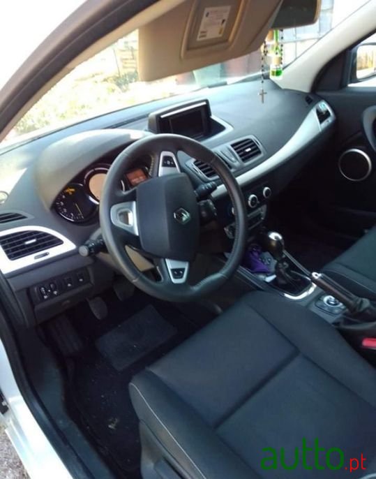 2012' Renault Megane photo #4