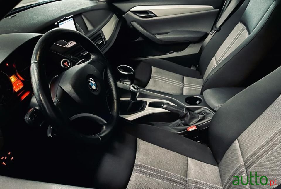 2011' BMW X1 photo #6