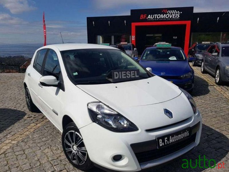 2011' Renault Clio 1.5 Dci Confort photo #2