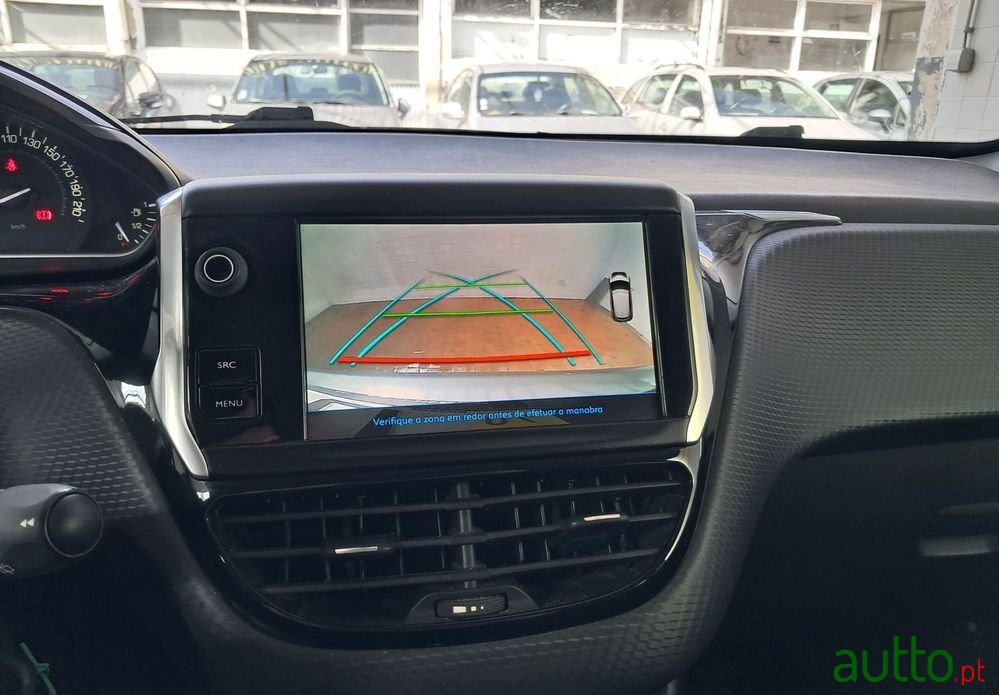 2017' Peugeot 208 photo #5