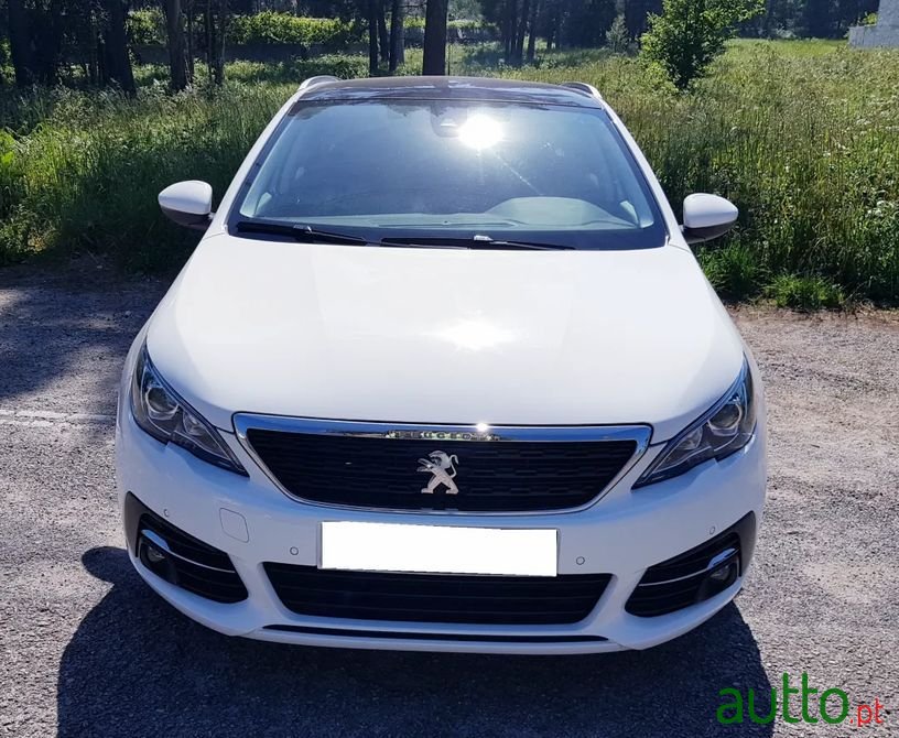 2017' Peugeot 308 Sw photo #2
