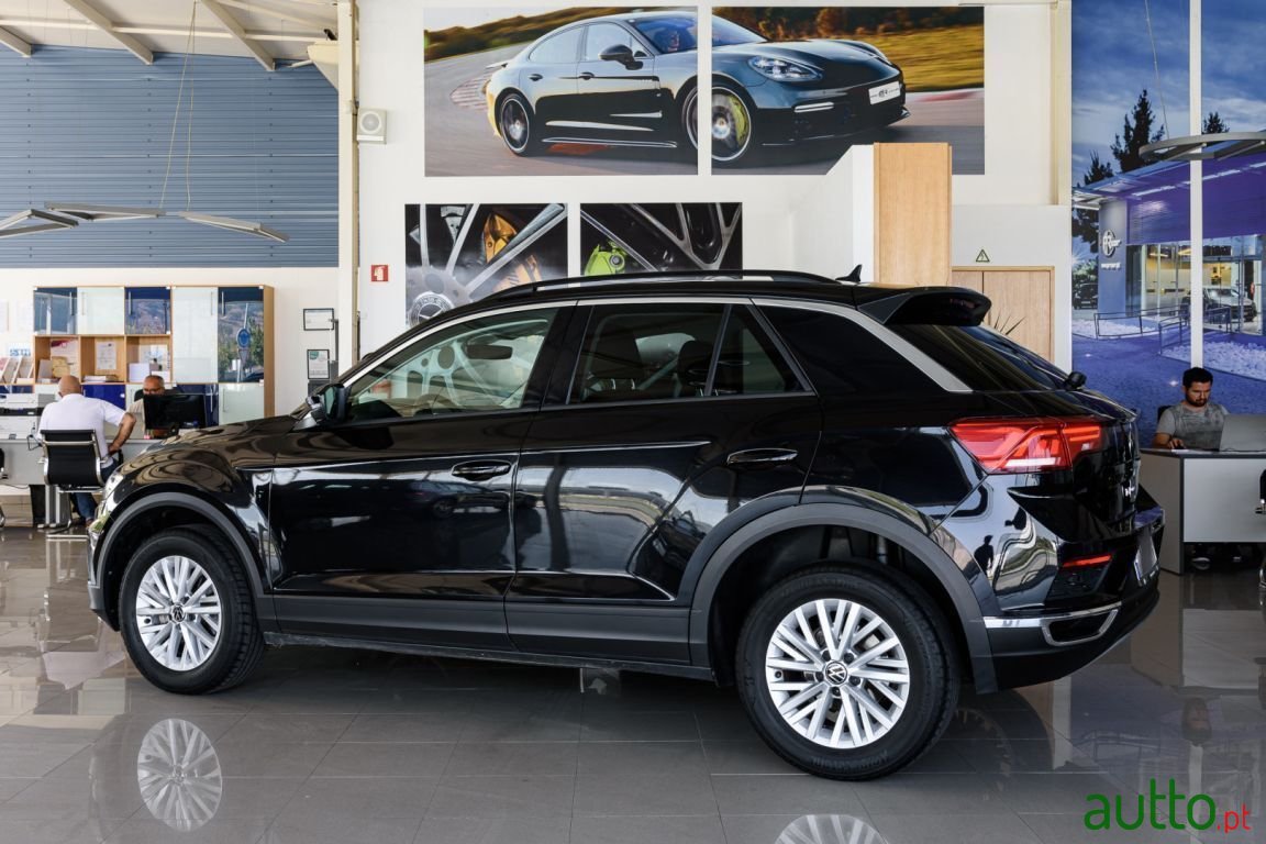 2021' Volkswagen T-Roc photo #4