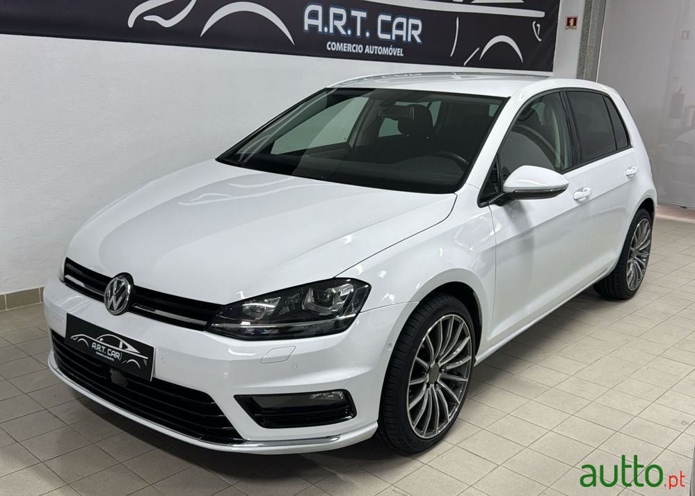 2014' Volkswagen Golf photo #3