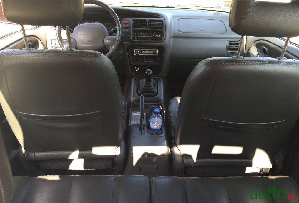 2003' Suzuki Grand Vitara Mt 1.6 Prestige photo #1