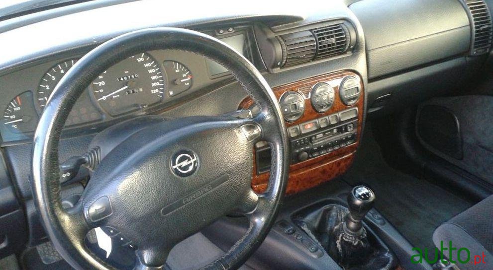 1999' Opel Omega photo #3