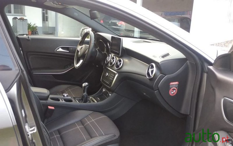 2015' Mercedes-Benz Classe Cla Cdi Urban photo #6