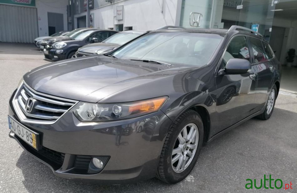 2008' Honda Accord Tourer photo #1