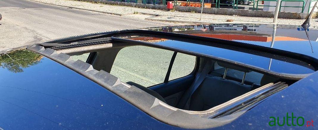 2004' Volkswagen Golf photo #1