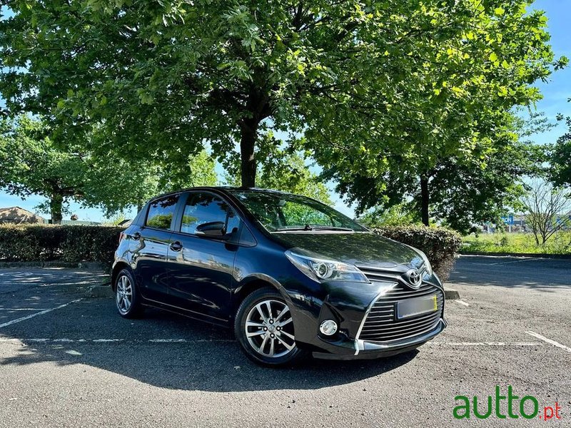 2016' Toyota Yaris photo #1