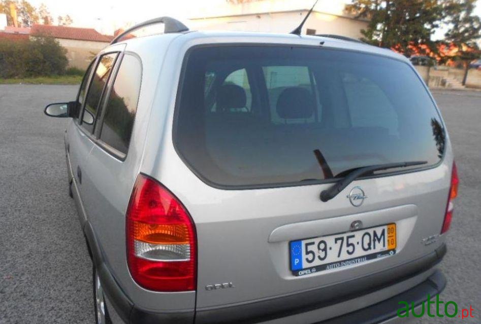 2000' Opel Zafira photo #1