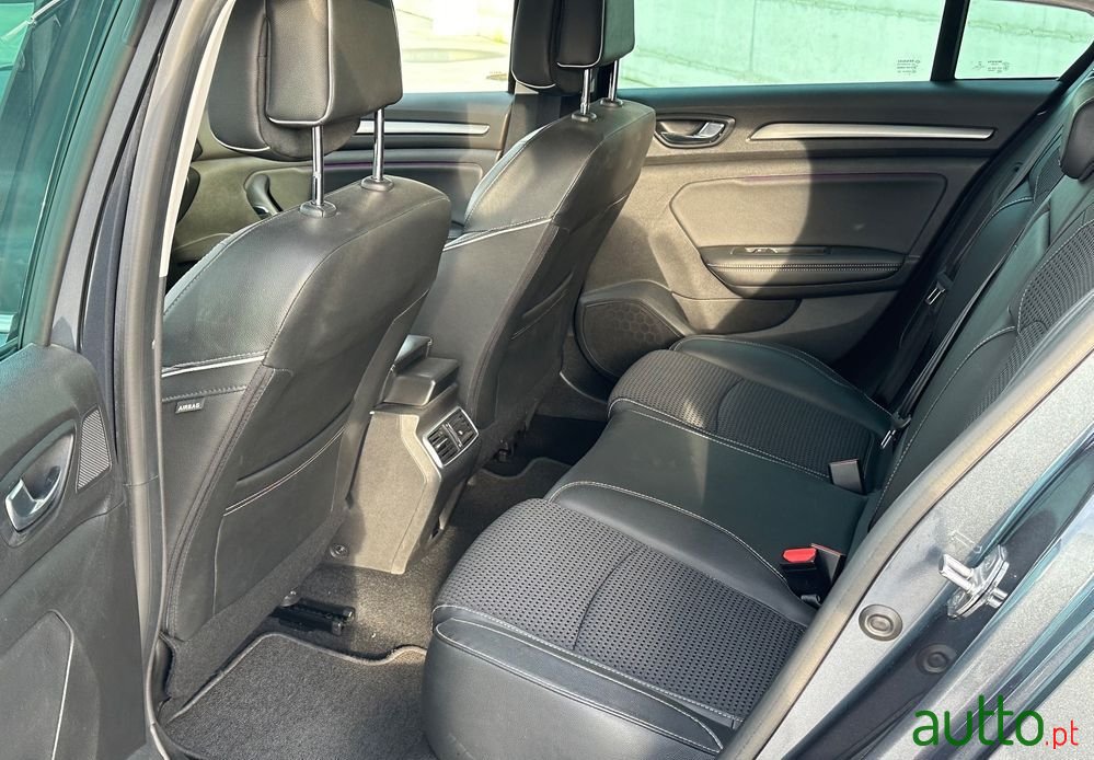 2018' Renault Megane Sport Tourer photo #6