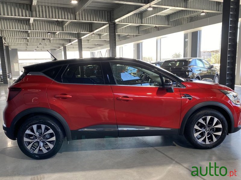 2021' Renault Captur photo #5