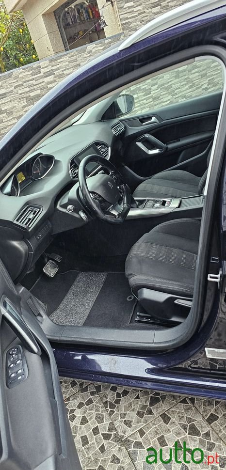 2017' Peugeot 308 Sw photo #6